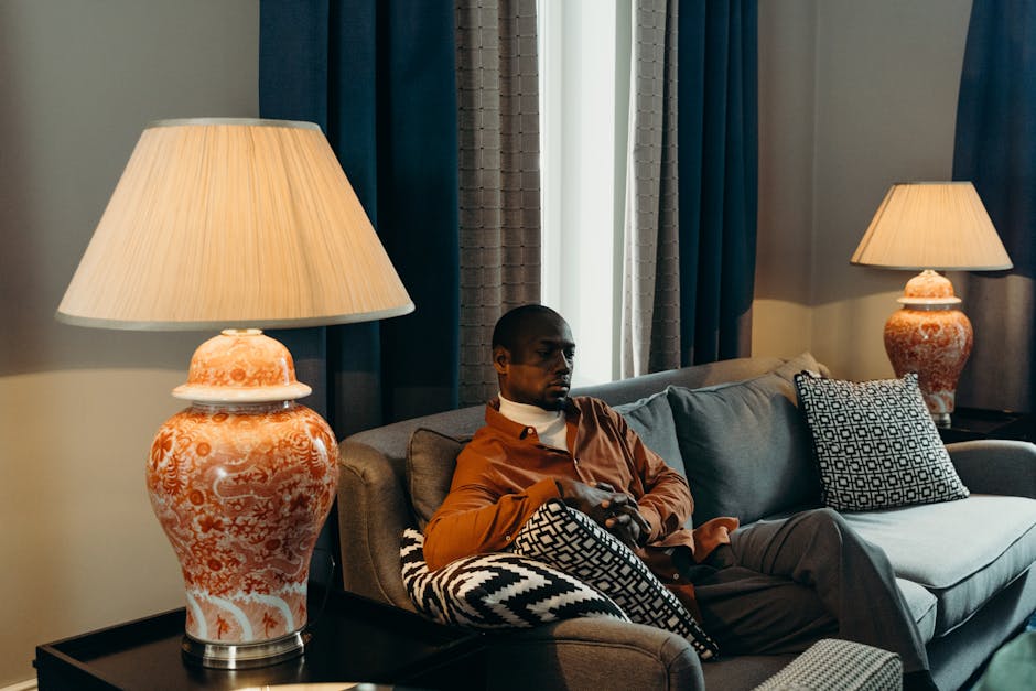 Tapczan w stylu mid-century modern: bryła, tkaniny, nóżki i ustawienie krok po kroku