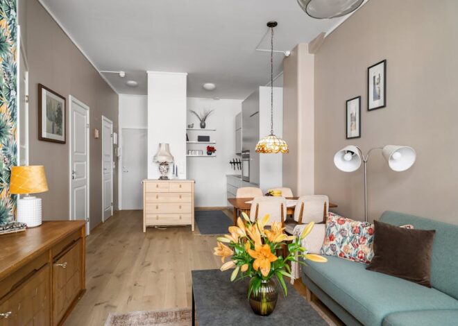 Oświetlenie przy tapczanie: konkretne wysokości, lampy i brak odblasków w salonie