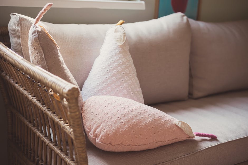 Kolor i wzór tapczanu: jak dobrać pod plamy, sierść i światło w polskim salonie